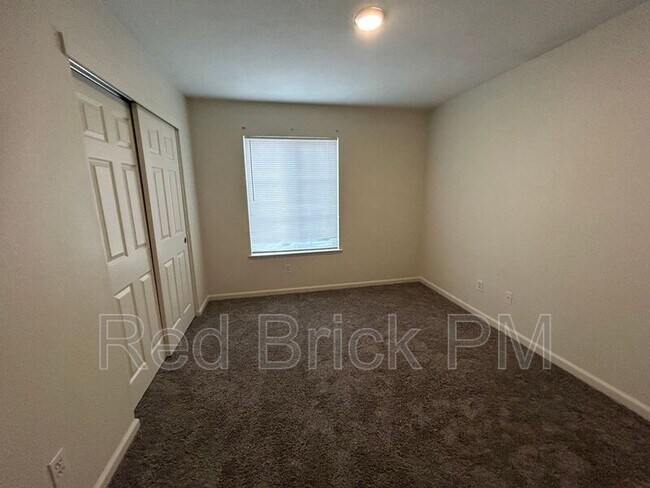 Building Photo - 456 Azalea Ct