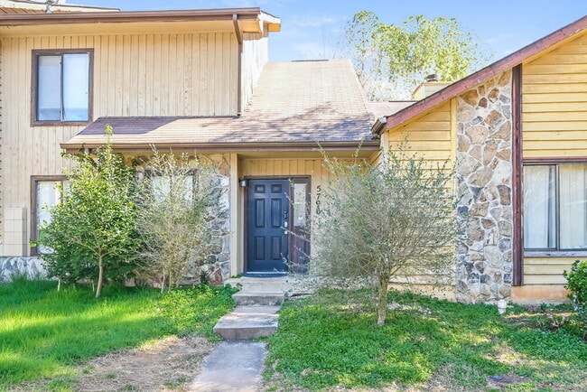 Building Photo - 5796 Trent Walk Dr