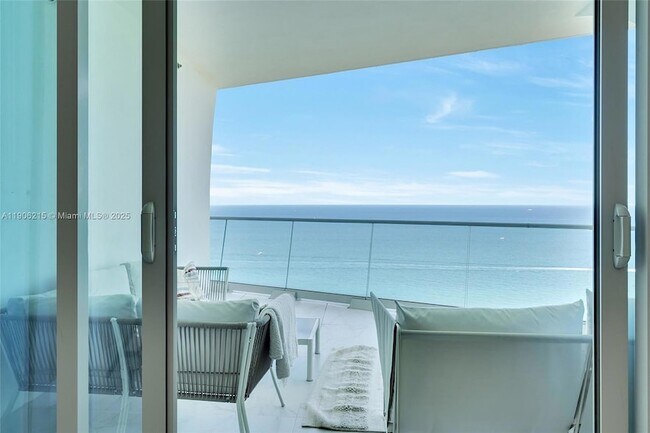 Building Photo - 16901 Collins Ave