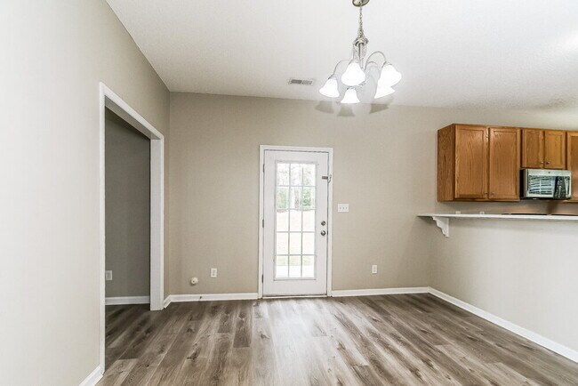 Building Photo - 601 Prickly Pear Dr