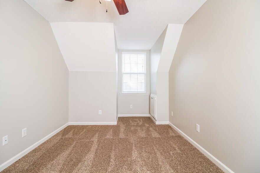 Building Photo - 3026 Penny Ln