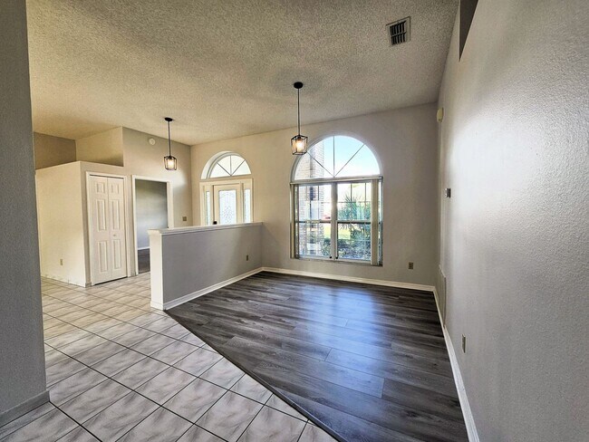 Building Photo - 6506 Canterlea Dr