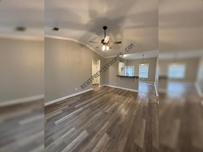 Building Photo - 30 Woodhaven Dr