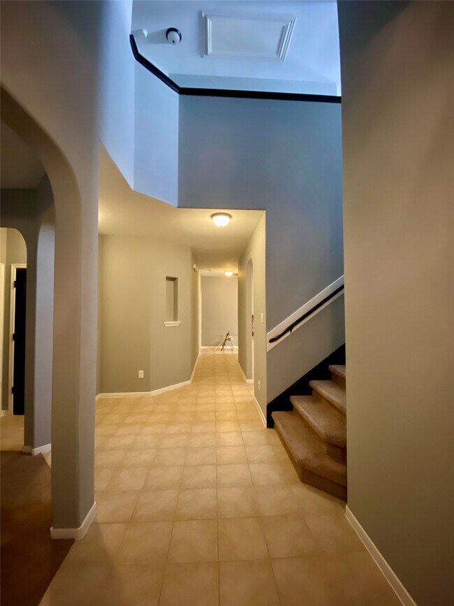 Building Photo - 2827 Mustang Hill Ln