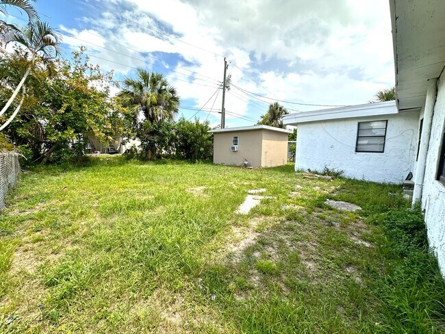 Building Photo - 2117 Mitchell Ct