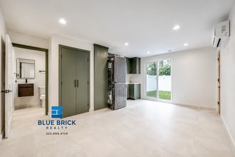Building Photo - 5622 Radford Ave