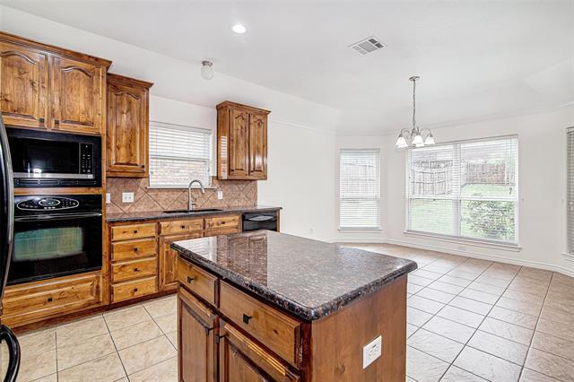 Building Photo - 1140 Hidden Meadow Dr