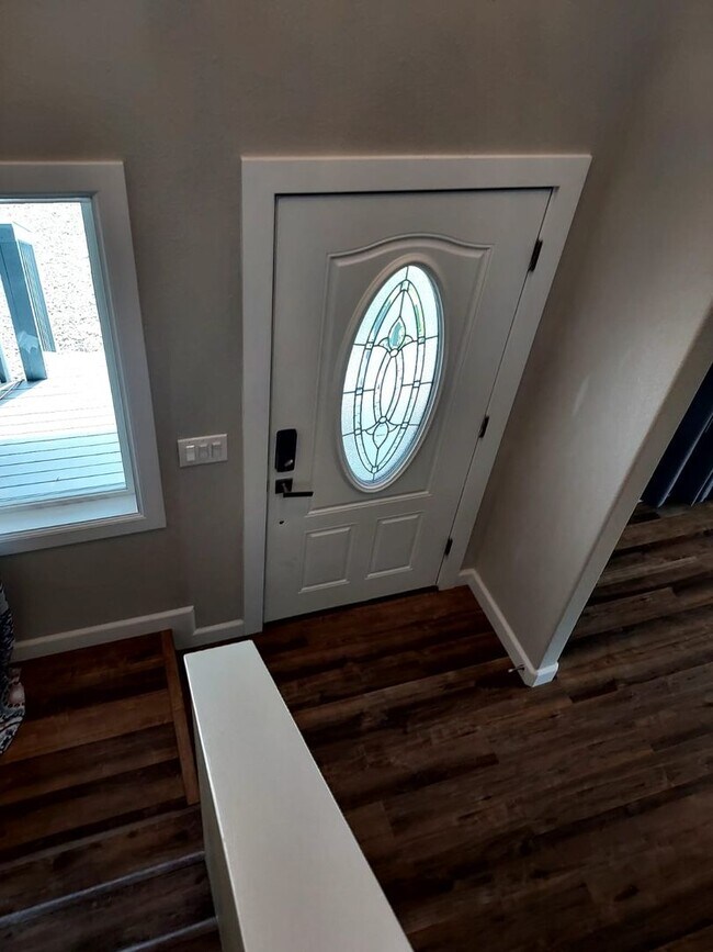 Building Photo - 2 Story Remodeled Single-Family Home in Po...