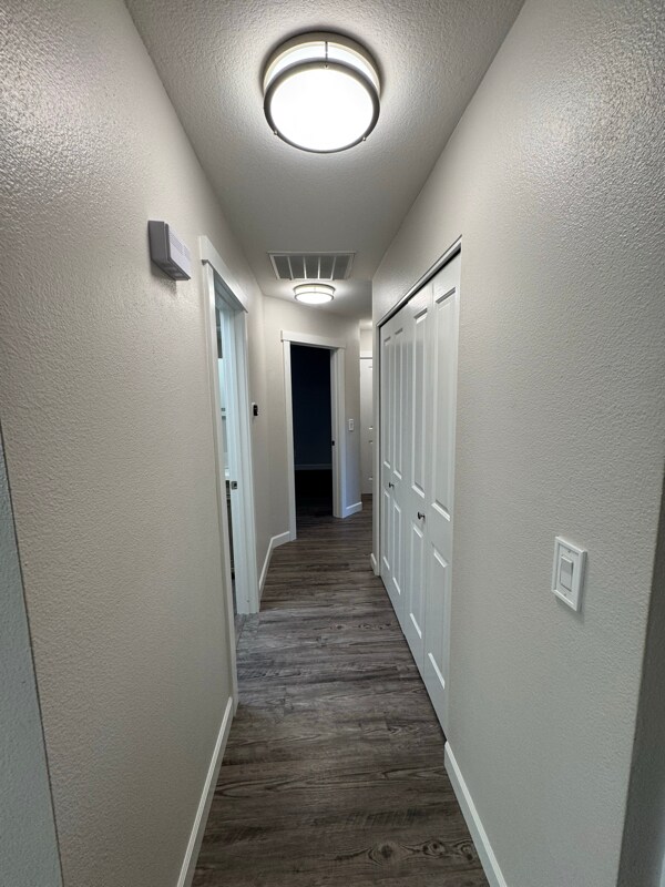 Building Photo - 12612 NE 45th Cir