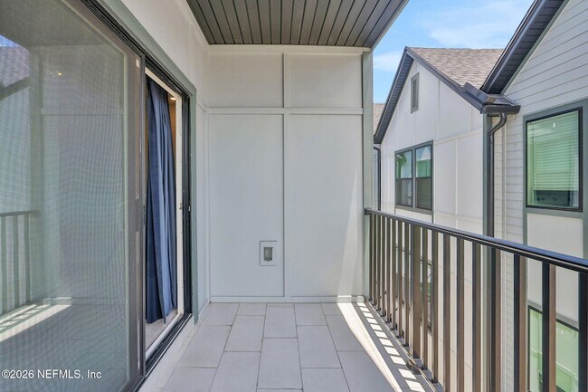 Building Photo - 1096 Farwell St