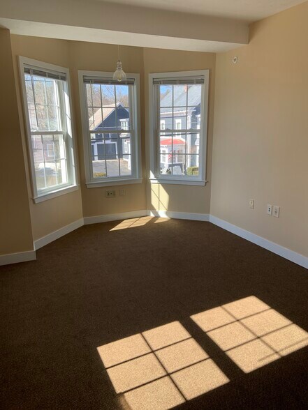 Building Photo - 110 Ashburnham St