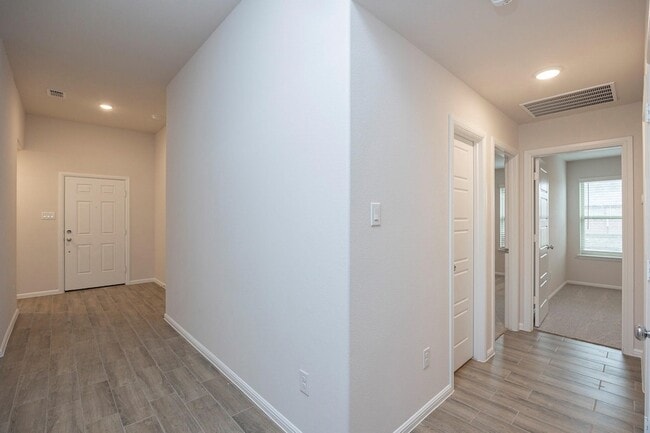 Building Photo - 105 Corcovado Ave