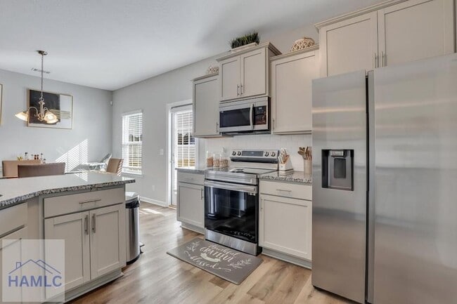 Building Photo - 181 Sunflower Cir NE