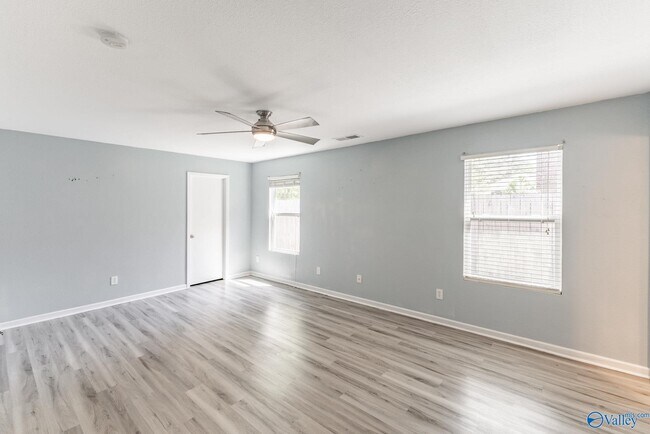 Building Photo - 163 Sedgewick Dr