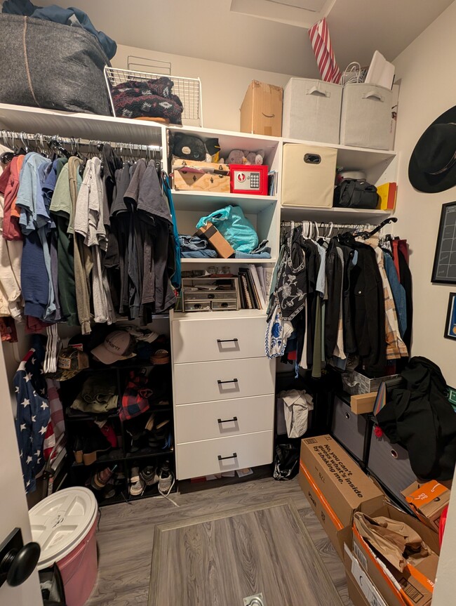 Building Photo - 609 Oregon St