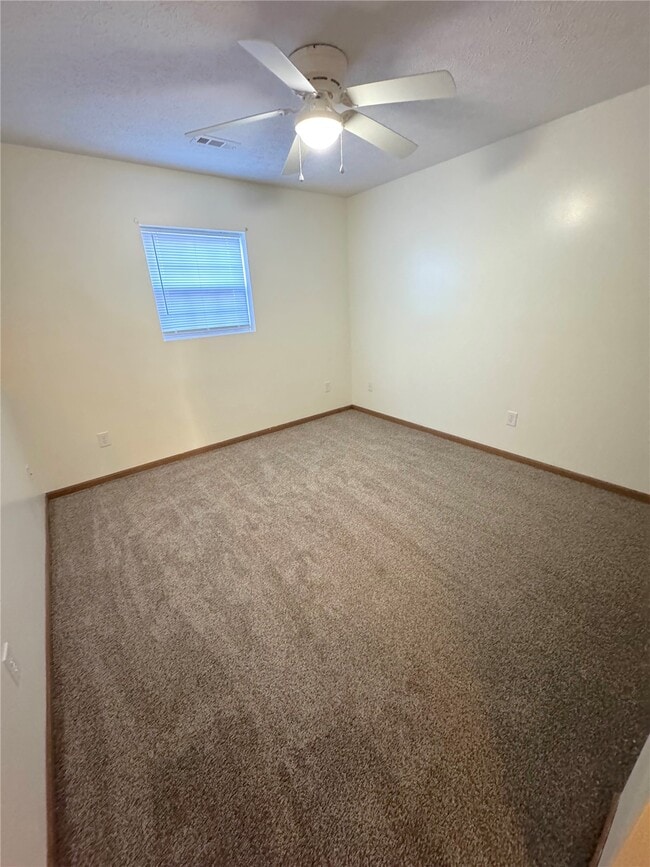 Building Photo - 1307 Main St