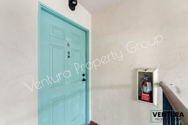 Building Photo - Charming 2-Bedroom  1-Bath, Newly Renovated Apartment in Downtown Ventura -