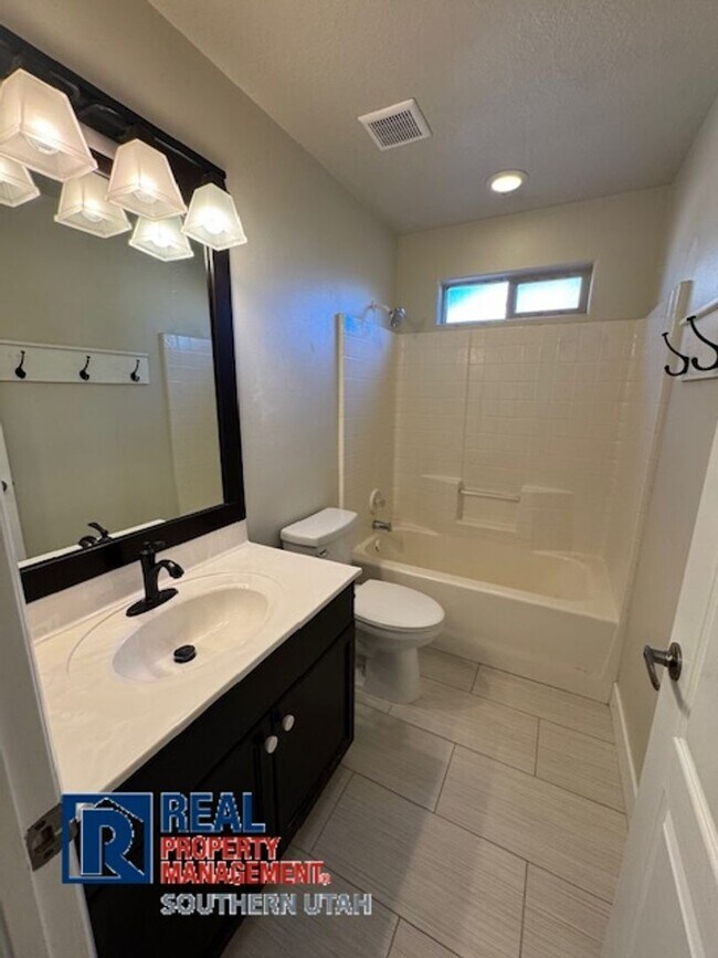 Building Photo - Sedona Hills Home