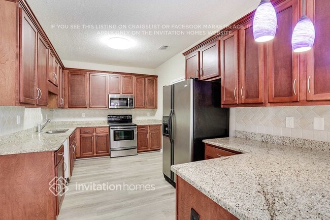 Building Photo - 805 City Park Dr