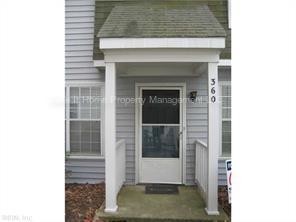 Building Photo - Spacious Condo Townhouse in Shaker Square