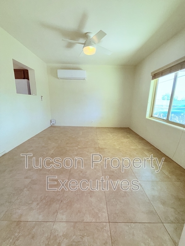Building Photo - 2925 N Estrella Ave