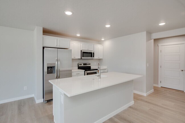 Building Photo - Incredible Townhomes. You’re New Home is Waiting.