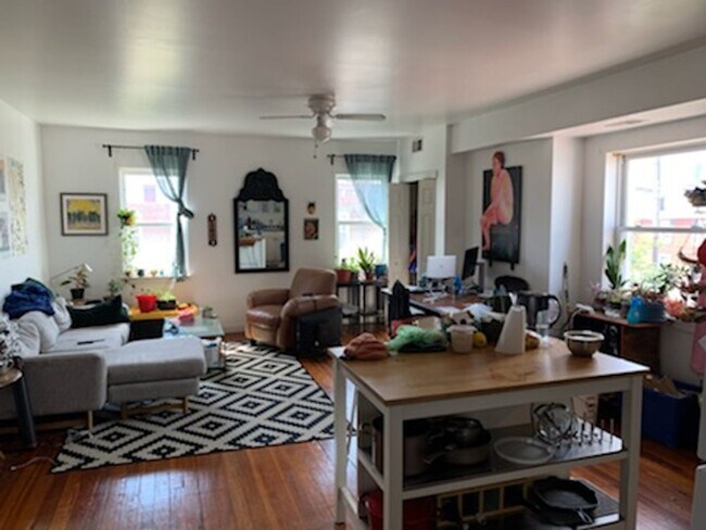 Building Photo - 931 S 10th St