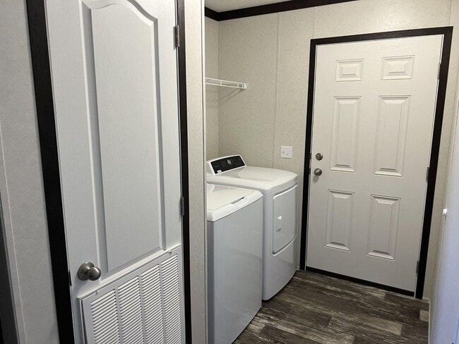 Building Photo - 259 Birch Ct