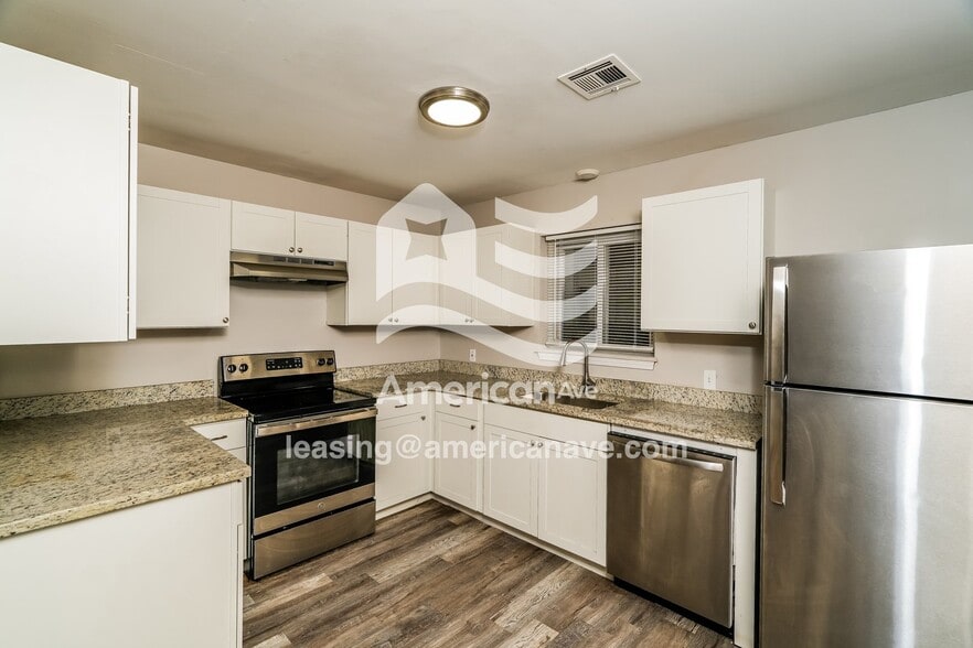 Building Photo - 7445 E 53rd Pl