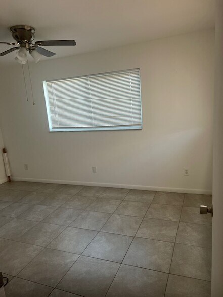 Building Photo - 1207 SE 40th Ter