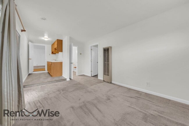 Building Photo - 2406 Kehoe Ave