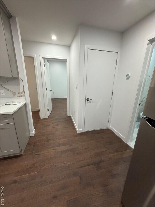 Building Photo - 609 Ovington Ave