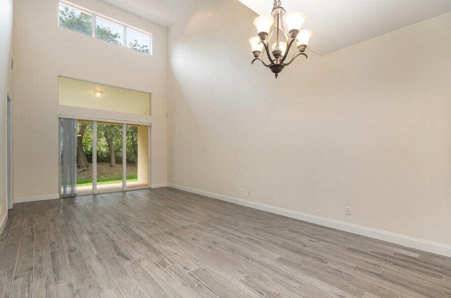 Building Photo - 8410 Maria Ct