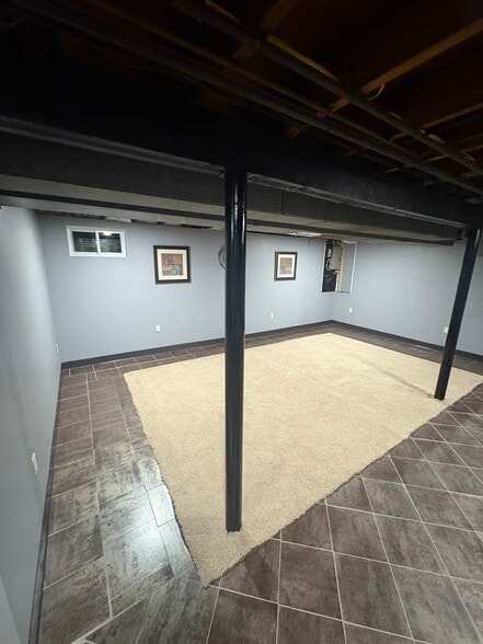 Building Photo - 648 E 6th St