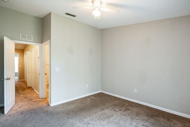 Building Photo - NOW AVAILABLE!!! Beautiful Large Town-home!