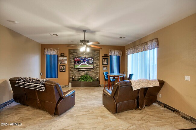 Building Photo - 3517 W Quail Track Dr