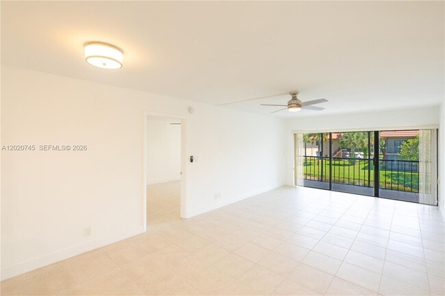 Building Photo - 200 Lakeview Dr