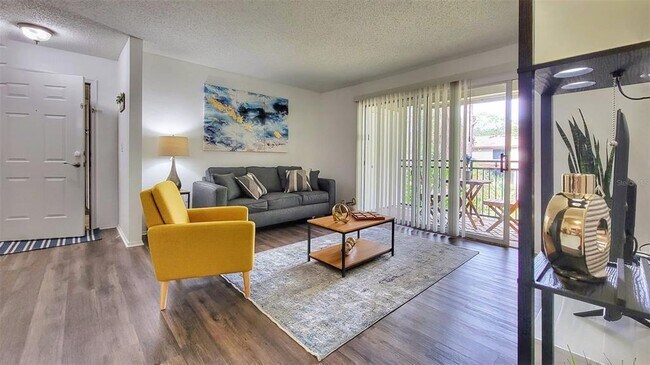 Building Photo - 3705 SW 27th St