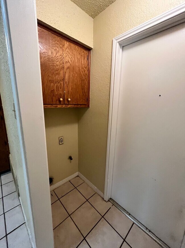 Building Photo - 2309/2311 Pena Cove