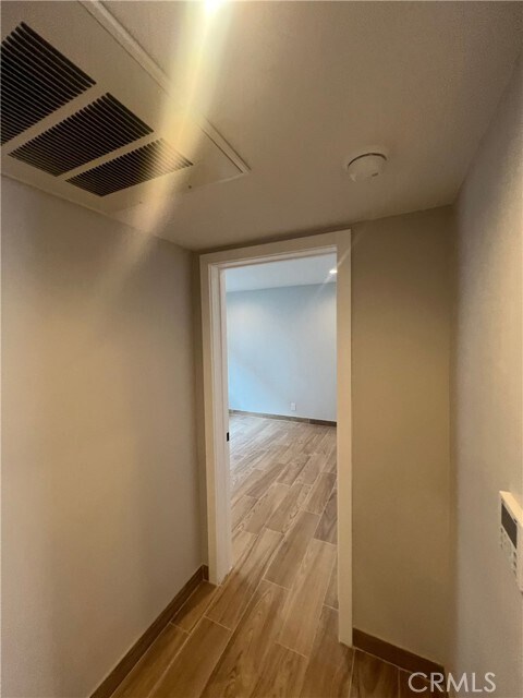 Building Photo - 13425 Vanowen St