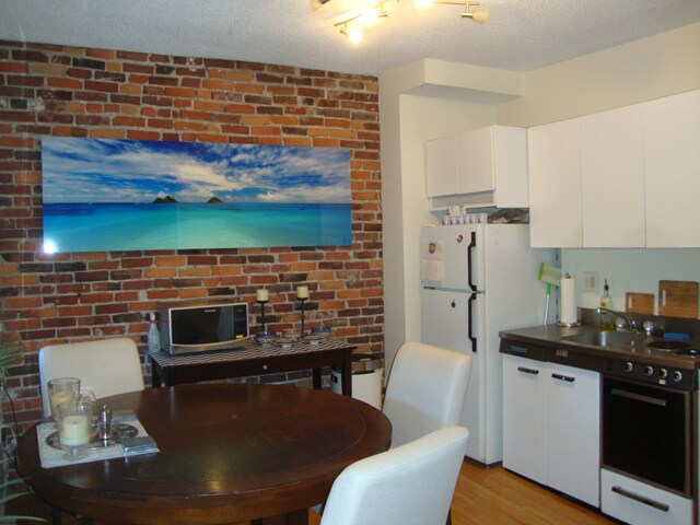 Building Photo - 32 Grove St