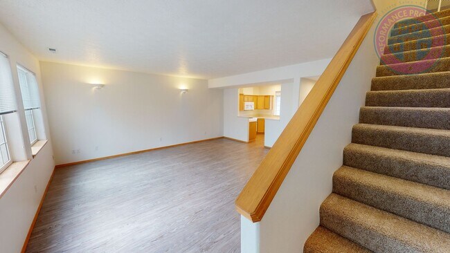 Building Photo - Beautiful Village Townhome!! Double Garage- Great Sunnyside Location!! Pet Friendly Princeton Vil...