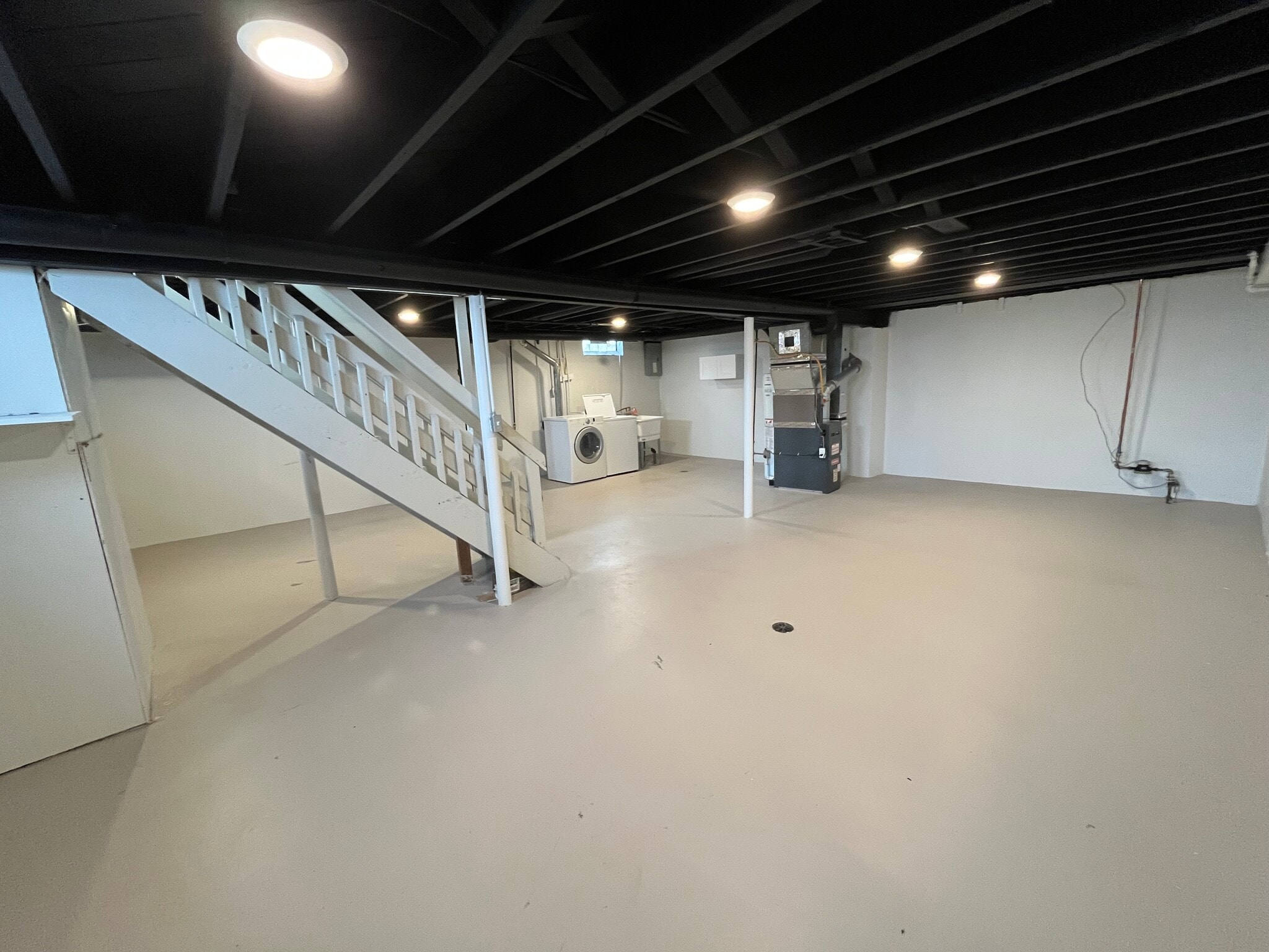 Building Photo - 9928 Shadyside St