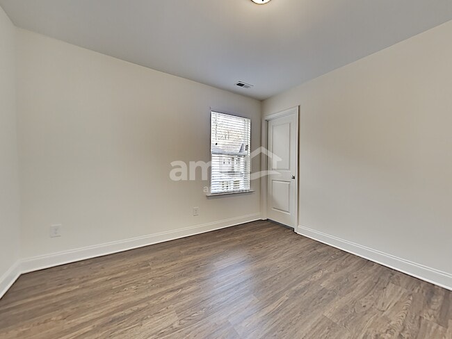 Building Photo - 3079 Day Flower Dr
