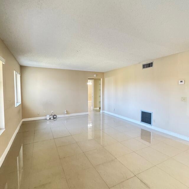 Building Photo - 531 Shady Pine Way