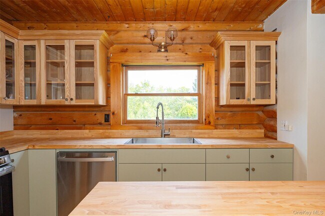 Building Photo - 2829 NY-9G