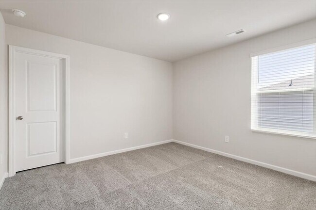 Building Photo - 147 White Birch Ln