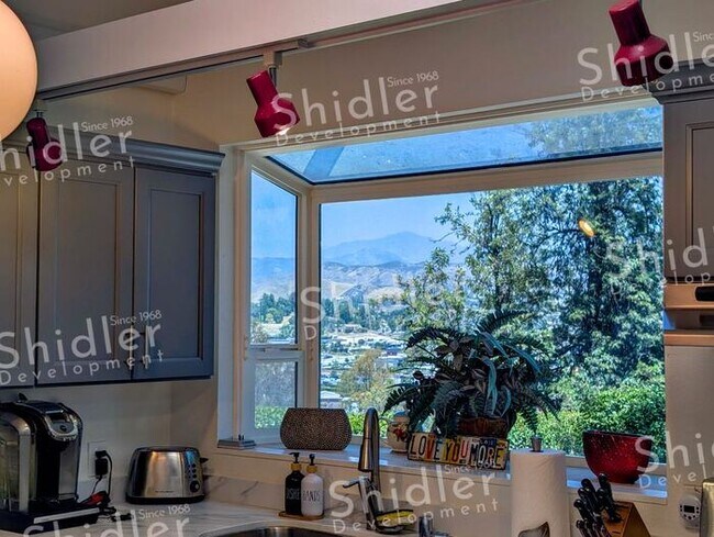 Building Photo - The Bridge House - 2 Bed 1 Bath with Uncompromising Views