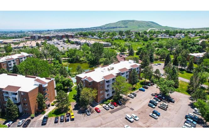 Building Photo - 1250 Golden Cir