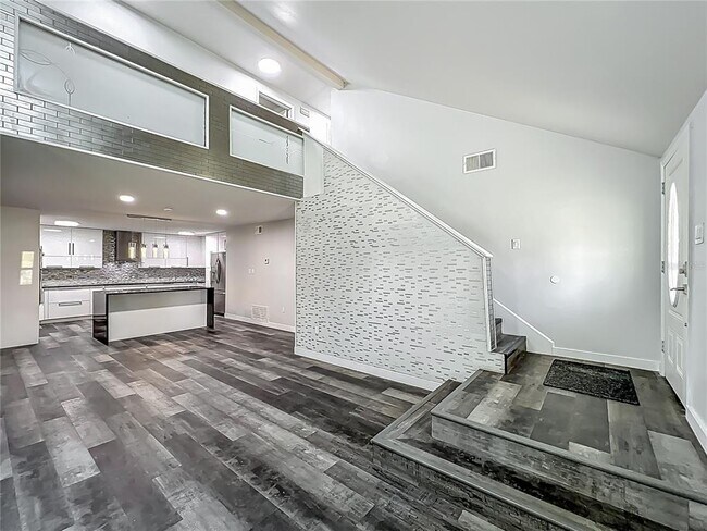 Building Photo - 120 Aldean Dr